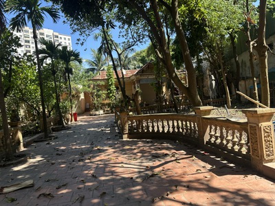 biệt thự sân vườn 700m2   mặt tiền 20m   ô tô tránh cách 20m   yên tĩnh -thích hợp xây biệt thự 1