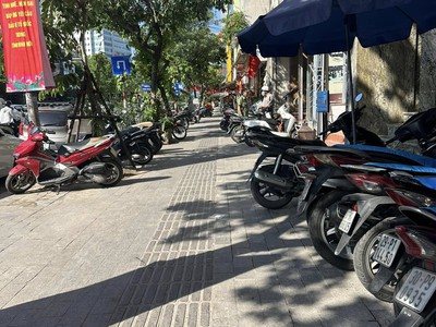 Đầu tư đỉnh, mp văn cao toà vp 101m2, 10 tầng, mt 6m  vỉa hè rộng cho thuê 250tr/tháng chỉ 86 tỷ 1