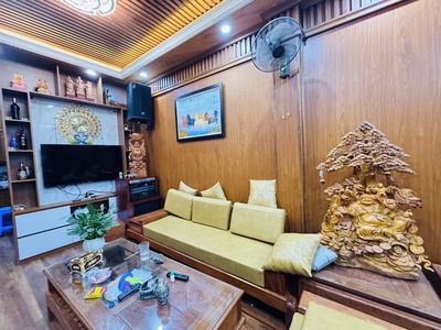 Bán nhà  phú lương 50m chỉ hơn 6 tỷ xíu ,nhà 5 tầng chắc chắn ,nội thất đẹp ,ô tô tránh 50m ,nhà 1