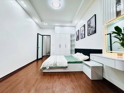 Bán gấp nhà đẹp ngọc thụy   long biên  45m    5 tầng   giá 6,xx tỷ  gần ô tô 4