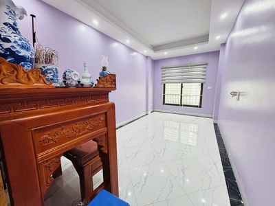 Bán nhà  phú lương 50m chỉ hơn 6 tỷ xíu ,nhà 5 tầng chắc chắn ,nội thất đẹp ,ô tô tránh 50m ,nhà 4