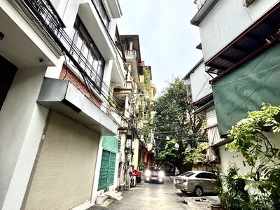 Phân lô quân đội - ô tô tránh - kinh doanh - diện tích rộng - view bảo tầng dân tộc học  5 tầng 0