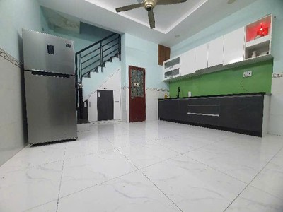 Nhà 3 tầng 20.3m2   ni sư huỳnh liên q10 0