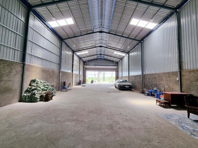 Cho thuê nhà kho 400M2 đường Tôn Đản, giá chỉ 19 triệu 0