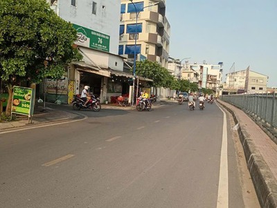 Nhà lô góc 2 mặt tiền   714 tân kì tân qúy, p.bhh   chỉ 10 tỷ  đang kinh doanh quán nhậu 1