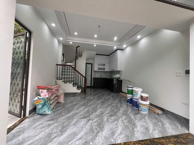 Cần bán căn góc đã hoàn thiện, 6 tầng, full nội thất  xịn xò, tổ 8 thạch bàn 2