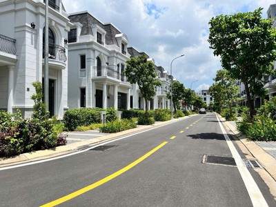 Bán suất biệt thự vườn góc diện tích hơn 300m2 tại hồng hạc city 2
