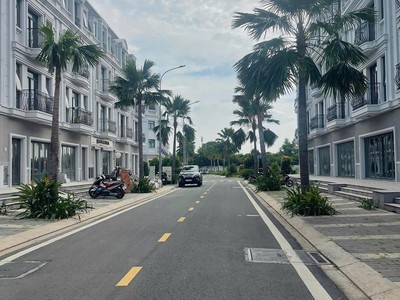 Bán suất biệt thự vườn góc diện tích hơn 300m2 tại hồng hạc city 0
