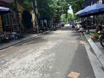 Bán  nhà rách nhưng vị trí vàng  xuân la tây hồ 100 m 4 tầng,vỉa hè kinh doanh ,oto tránh.giá 45 tỷ 1