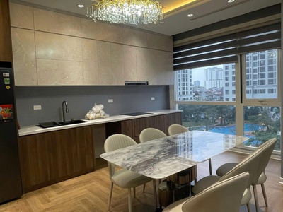 Bán căn hộ cao cấp royal city r2   181m    tầng thấp   4pn   ban công tây nam   đông nam 2