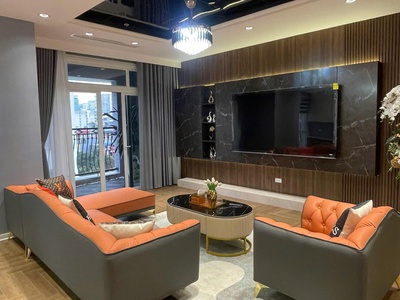 Bán căn hộ cao cấp royal city r2   181m    tầng thấp   4pn   ban công tây nam   đông nam 0