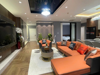Bán căn hộ cao cấp royal city r2   181m    tầng thấp   4pn   ban công tây nam   đông nam 1
