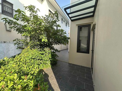 Cho thuê căn biệt thự siêu rộng Ecopark HD, dt đất hơn 500m2, 3 tầng, 5 ngủ, lô góc đẹp 2