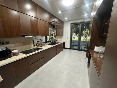 Cho thuê căn biệt thự siêu rộng Ecopark HD, dt đất hơn 500m2, 3 tầng, 5 ngủ, lô góc đẹp 9