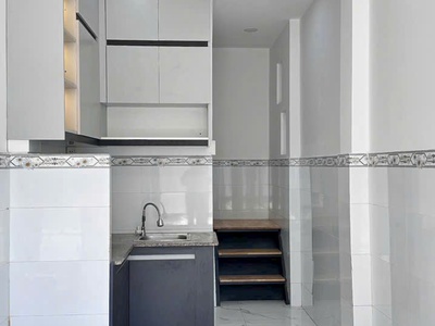 Nhà nhỏ mặt tiền Đô Đốc Lộc,p Tân Quý, q Tân Phú dt 16m2 1 lầu 1pn giá 2,6 tỷ 2