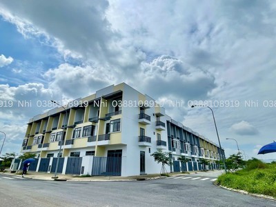 Nhà phố có sổ, đường nhựa 12m, pháp lý đầy đủ tại Phước Đông New City. 0
