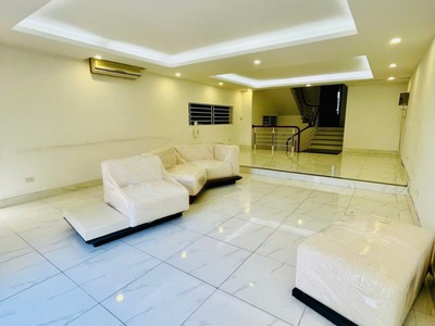 Bán nhà mặt phố tây hồ   120m    5 tầng   mt 5.5m   ô tô tránh   vỉa hè   gpxd 7 nổi   1 hầm 1
