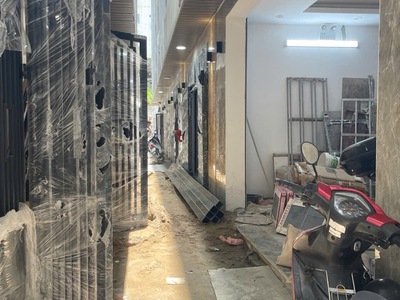 Nhà mới dân xây chắc chắn   thang máy xịn - full nội thất- ngõ 3m ba gác đua - vài bước ra phố 0