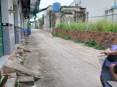  đất giá rẻ 160 triệu, mặt tiền 8m, gần kcn, điện 3 pha, sổ riêng 0