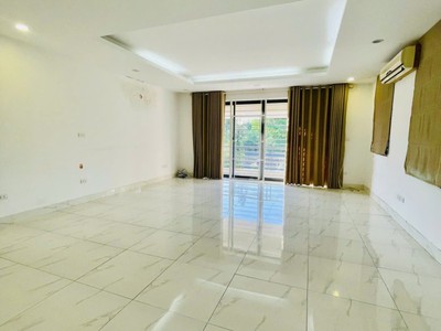 Bán nhà mặt phố tây hồ   120m    5 tầng   mt 5.5m   ô tô tránh   vỉa hè   gpxd 7 nổi   1 hầm 4