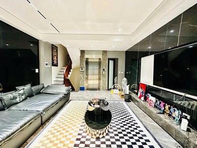 Nhà dân xây bồ đề long biên 40m2 6t thang máy, ô tô đỗ cửa, nhỉnh 13 tỷ 1