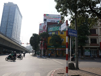 Mặt phố nguyễn khang - 135m  - mt 6.5m - view sông   công viên - 82 tỷ 2