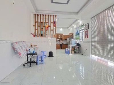 Nhà mới mặt tiền lô góc 4 tầng xe tải tránh 90m2   thạnh lộc 16 q12 2