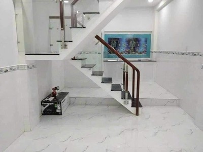 Nhà vuông 2 tầng 32m2   đường 49 tđ 2
