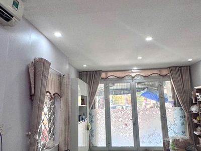 Chính chủ cho thuê nhà 3 tầng mặt tiền Ông Ích Khiêm  DTSD 170m  giá cực tốt. 2