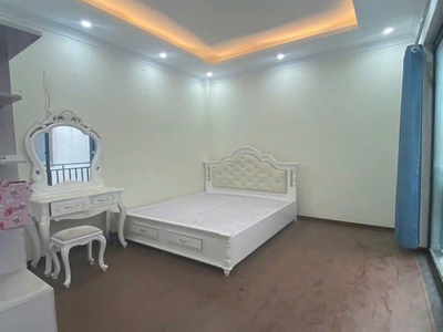 Ngả em nó đi lấy chồng ạ. gia đình em chuyển công tác cần bán luôn căn hộ dt 39m2. 4 tầng nhỉnh 3 0