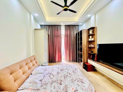 Nhà quận 1- mặt tiền phường tân định- xe hơi trong nhà 60m2 cao 3 tầng nt sịn: 18 tỷ. vũ 0933910039 3