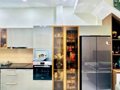 Nhà quận 1- mặt tiền phường tân định- xe hơi trong nhà 60m2 cao 3 tầng nt sịn: 18 tỷ. vũ 0933910039 1