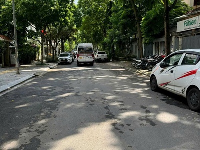 Biêt thự đơn lập vị trí  cực đẹp phố trần kim xuyến trung tâm quận cầu giấy.  thang máy -vị trí 0