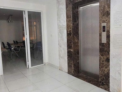 Trung tâm cầu giấy mặt phố  100m 10 tầng thang máy,vỉa hè 8m . hiếm  nhà bán.giá hợp lý:88 tỷ 3