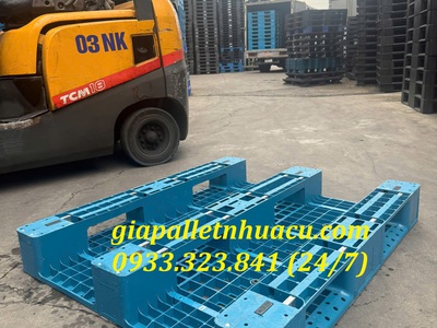 Pallet nhựa ba chân màu xanh giá tốt nhất thị trường 0