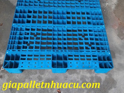 Pallet nhựa ba chân màu xanh giá tốt nhất thị trường 4