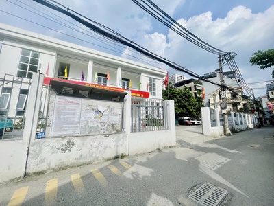  bán nhà lô góc ngoại giao đoàn   xuân đỉnh   có hầm   ô tô tránh.dt:73 m.5 tầng.giá :20 tỷ 0