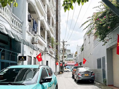 Nhà xây mới - chính chủ - tặng full nội thất - 3pn lớn - có pn trệt - nguyễn gia trí - bình thạnh - 0