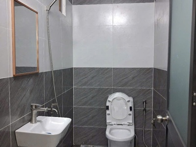 Bán gấp nhà bình long tân phú 48m2, 2 tầng hẻm xe hơi 1 trục nhỉnh 4 tỷ 3