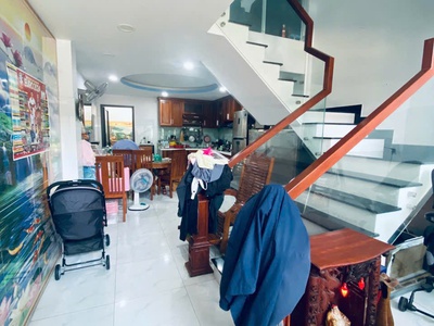 Bán gấp nhà đ số 8 bhh b  hẻm 5m 1 trục sát mặt tiền 62m2,4 tầng nhỉnh 4 tỷ 3