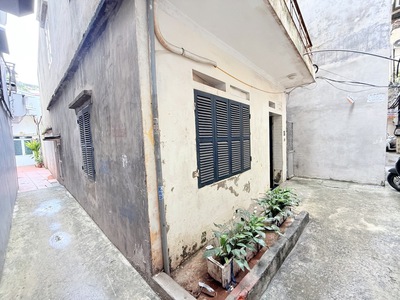 Bán đất ngõ 281 trần khát chân 150m lô góc 80M ra phố hai bà trưng 0
