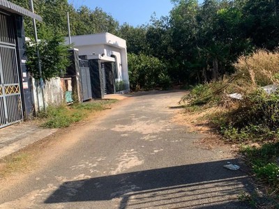  bán gấp 200m  giá 250 triệu, thổ cư 100, đường nhựa 7m  1