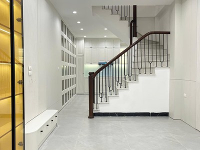 Nhà đẹp - đông thiên - hoàng mai - ngõ thông tứ tung nhiều tiện ích nhà mới cứng - dt 38m - 5 tầng 0