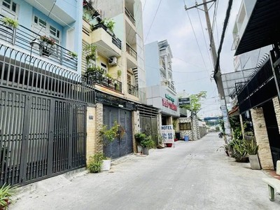 Nhà đẹp 60m - 3 tầng - 4pn - hẻm 8m thông - sát mt - gần aeon - kcntb - ga t3 2