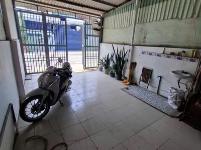 Nhà mặt tiền vuông 2 tầng xe tải tránh 100m2   thạnh lộc 16 q12 3