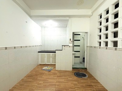 Chung cư lầu 3 50m2   đinh bộ lĩnh bt 2