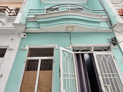 Nhà vuông 2 tầng 36m2   trần thánh tông qv 0