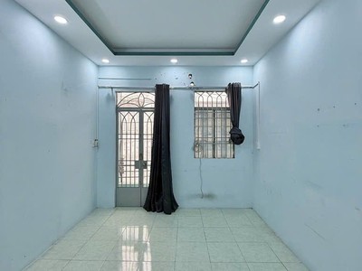 Nhà vuông 2 tầng 36m2   trần thánh tông qv 2