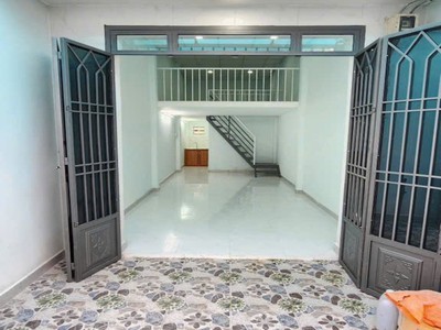 Nhà vuông 2 tầng hẻm ôtô 33m2   phan văn hùm q12 0