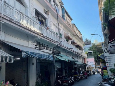 Bán nhà mt kd gần trần hưng đạo quận 5, khu kinh doanh sầm uất 1